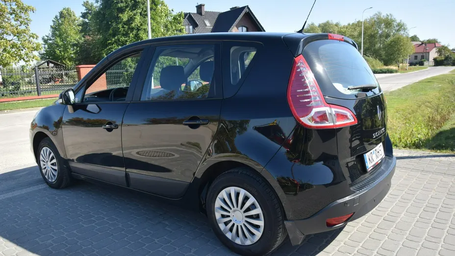 RENAULT Scenic -