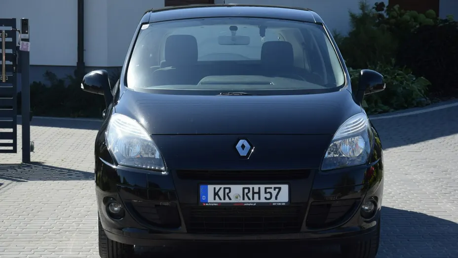 RENAULT Scenic -