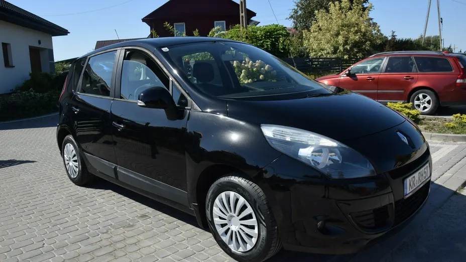 RENAULT Scenic -