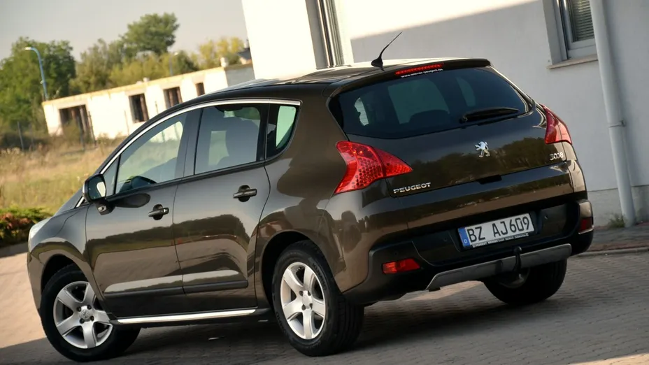 PEUGEOT 3008 -