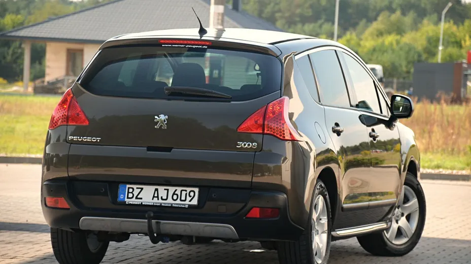 PEUGEOT 3008 -