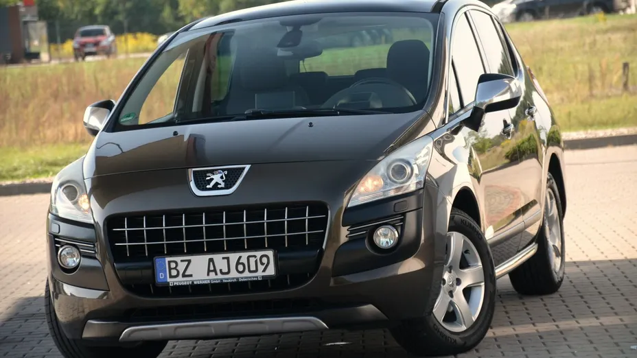 PEUGEOT 3008 -
