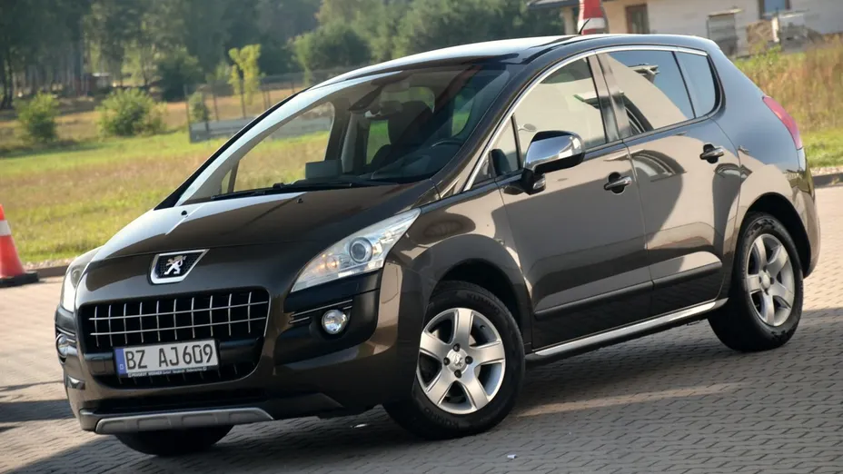 PEUGEOT 3008 -