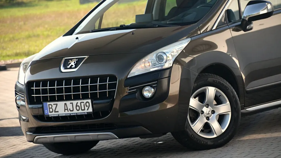 PEUGEOT 3008 -