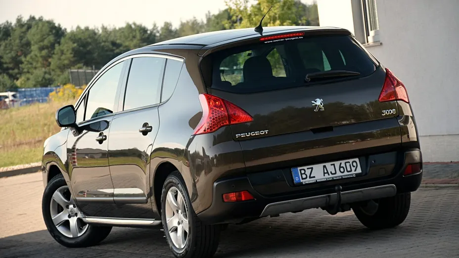 PEUGEOT 3008 -
