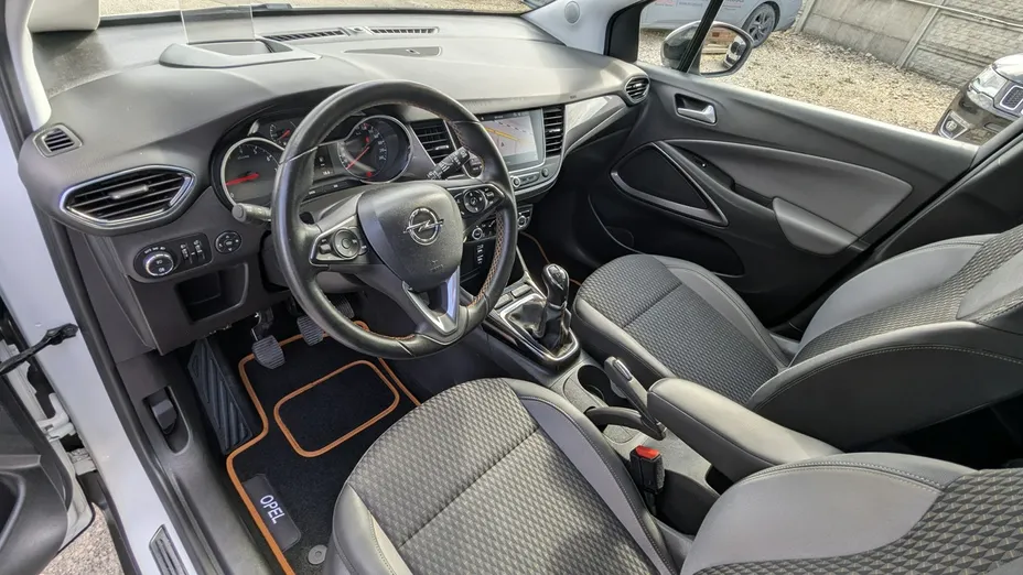 OPEL Crossland X -