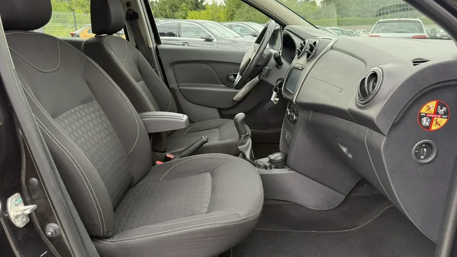 DACIA Logan -