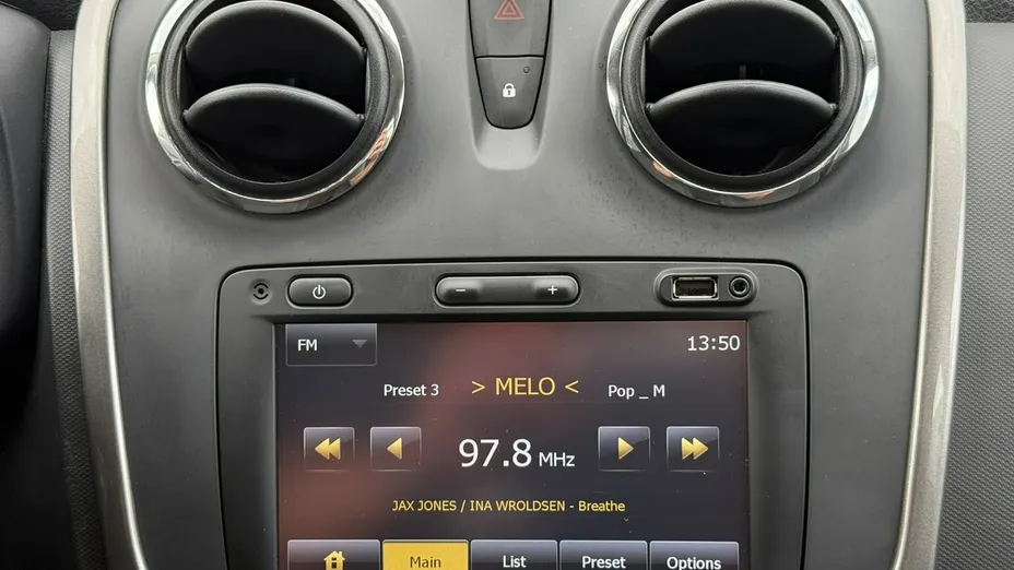 DACIA Logan -