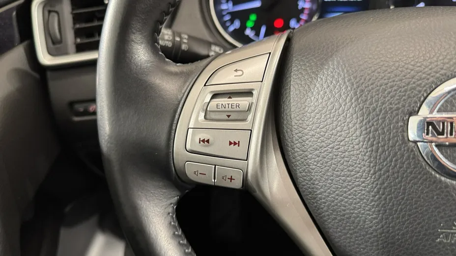 NISSAN Qashqai -