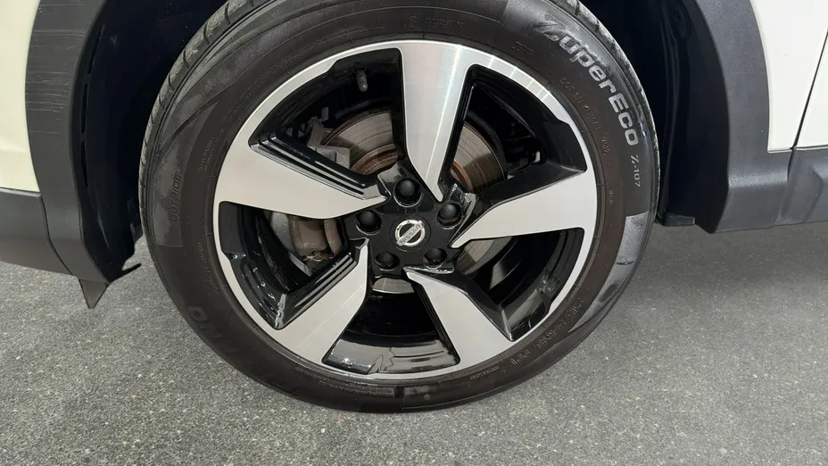 NISSAN Qashqai -