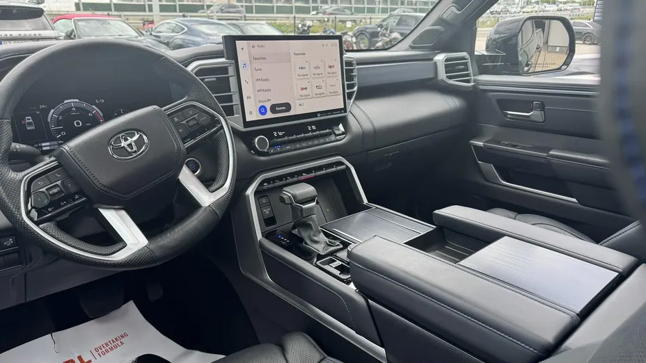 TOYOTA Tundra -