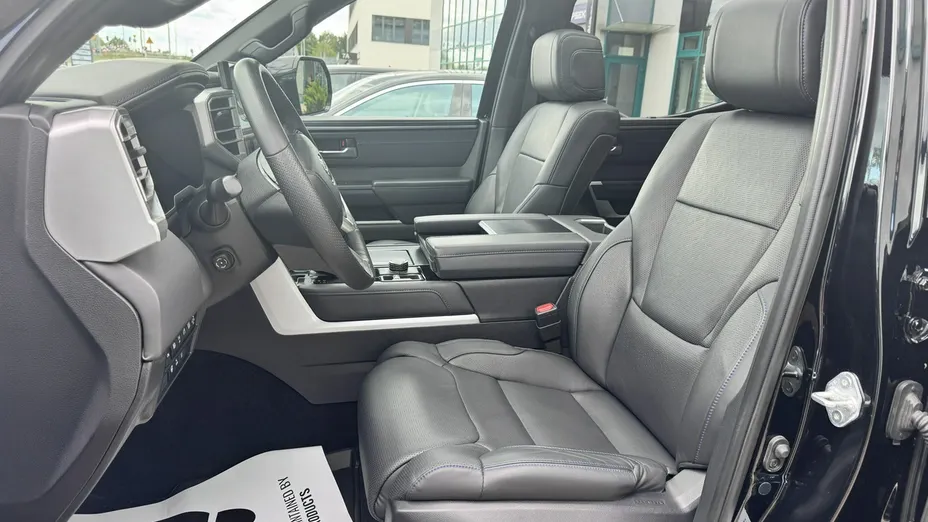 TOYOTA Tundra -