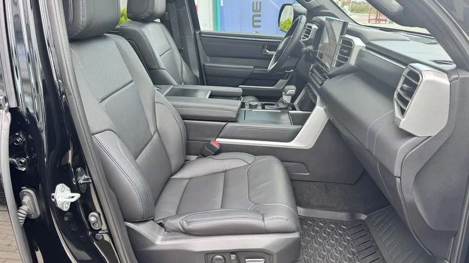 TOYOTA Tundra -