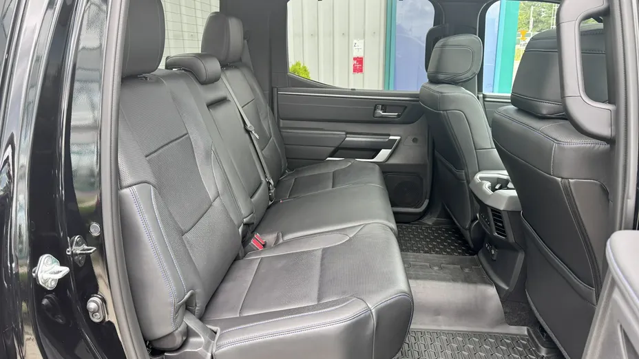 TOYOTA Tundra -