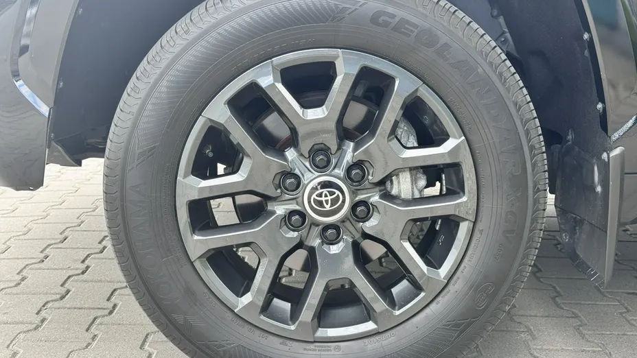 TOYOTA Tundra -