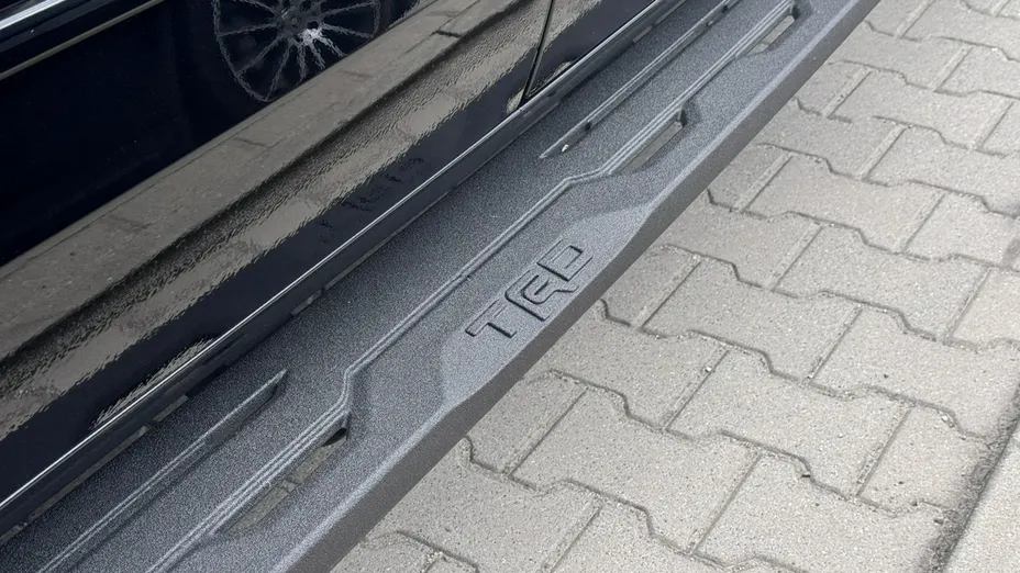 TOYOTA Tundra -