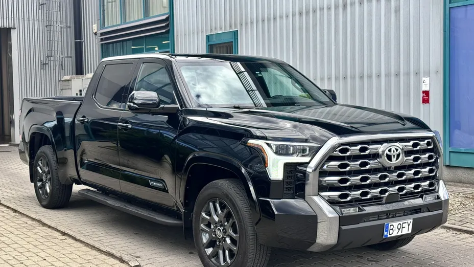 TOYOTA Tundra -