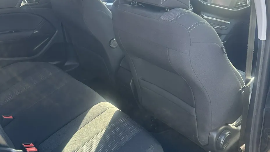 PEUGEOT 308 -