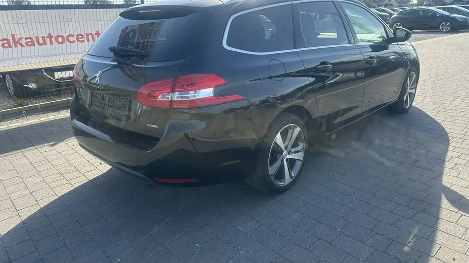 PEUGEOT 308 -