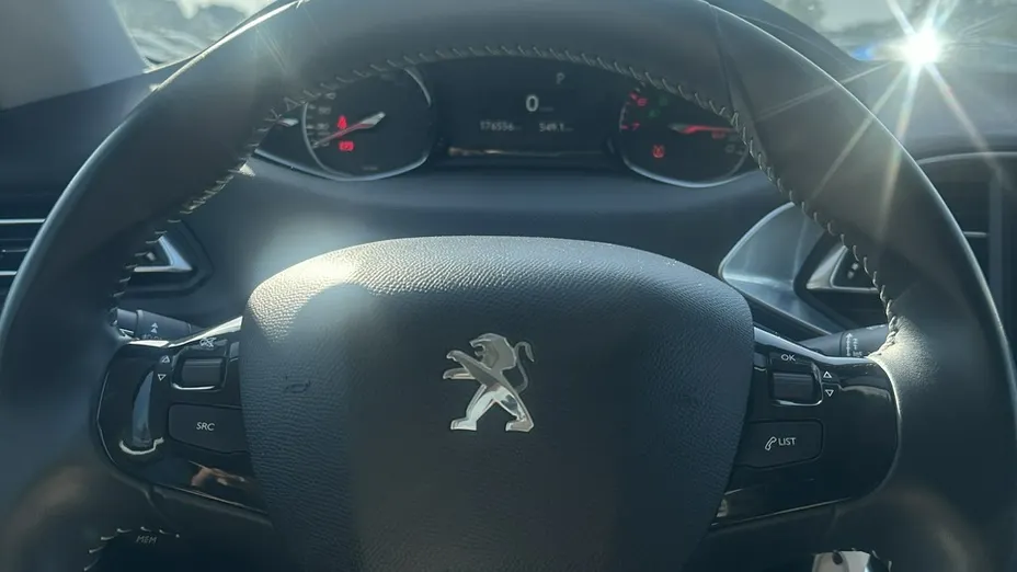 PEUGEOT 308 -
