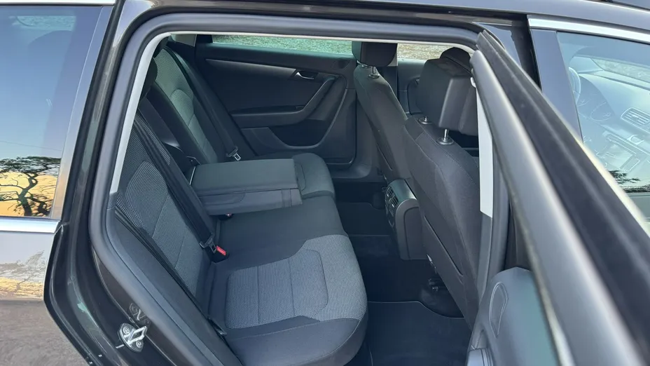 VOLKSWAGEN Passat -