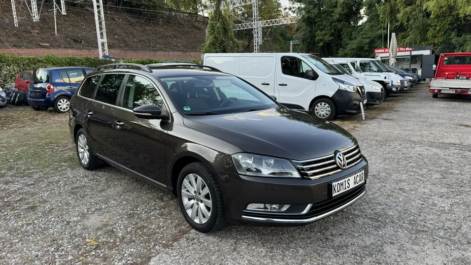 VOLKSWAGEN Passat -