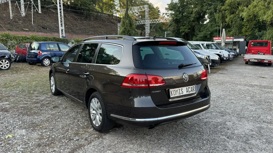 VOLKSWAGEN Passat -