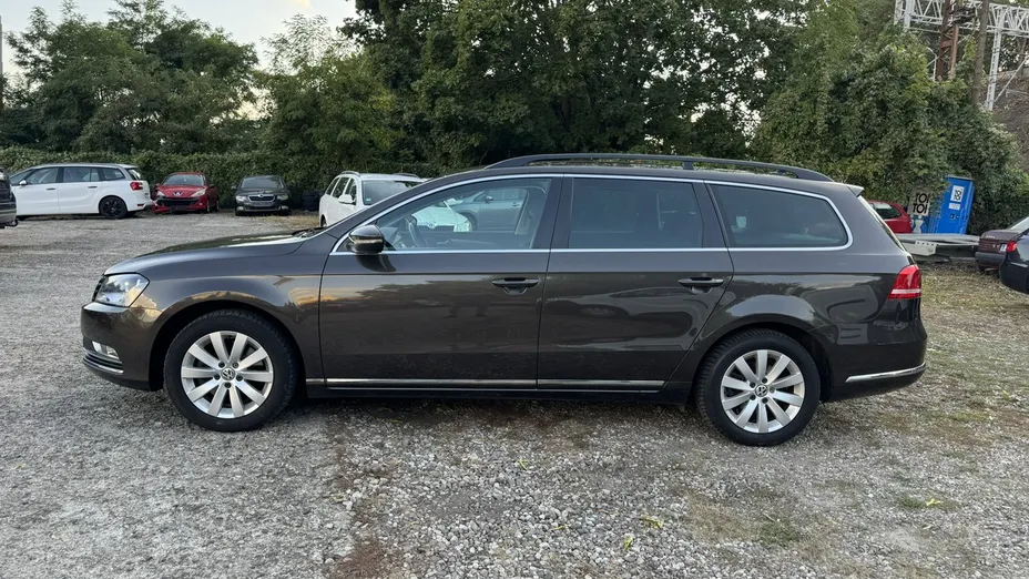 VOLKSWAGEN Passat -