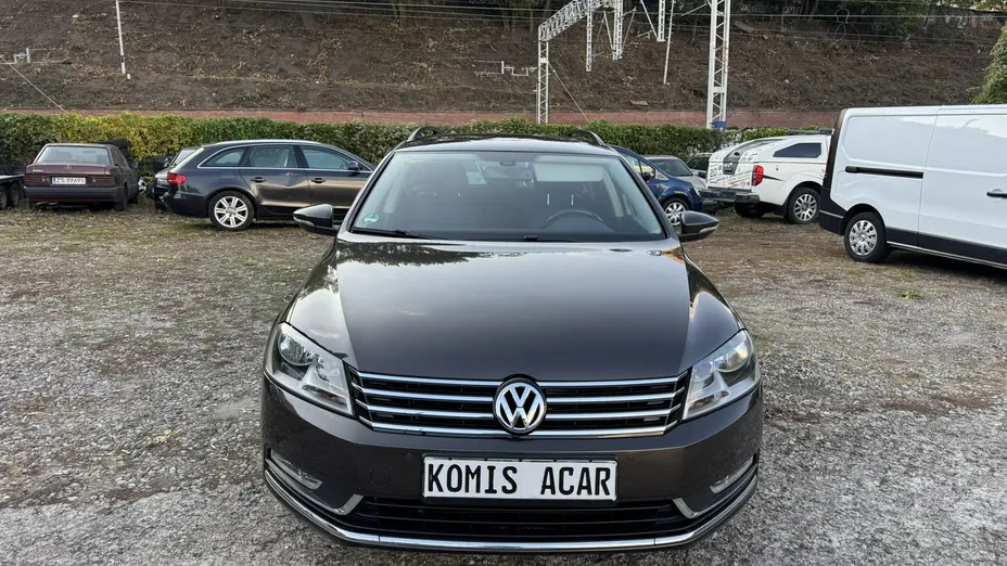VOLKSWAGEN Passat -