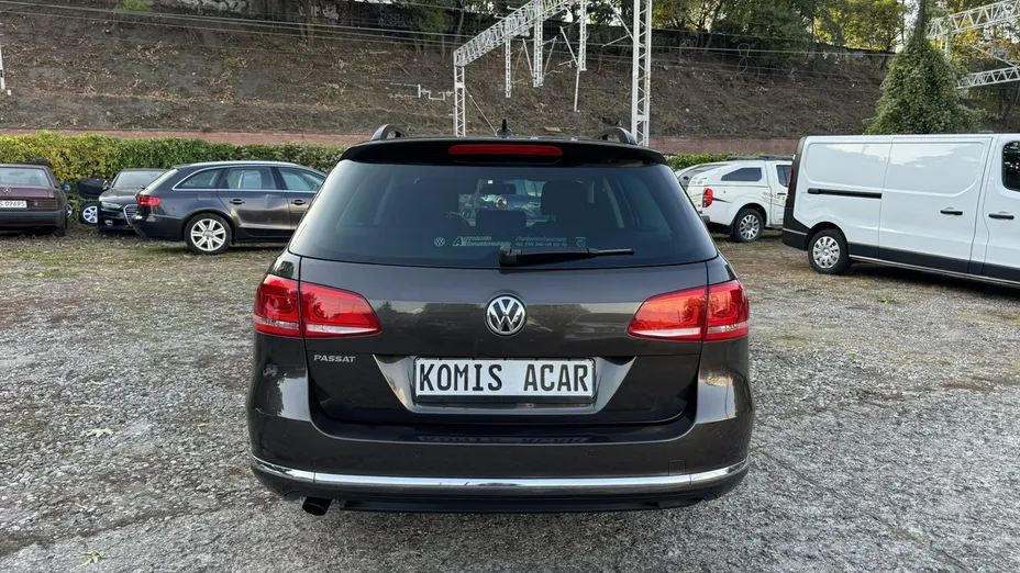 VOLKSWAGEN Passat -
