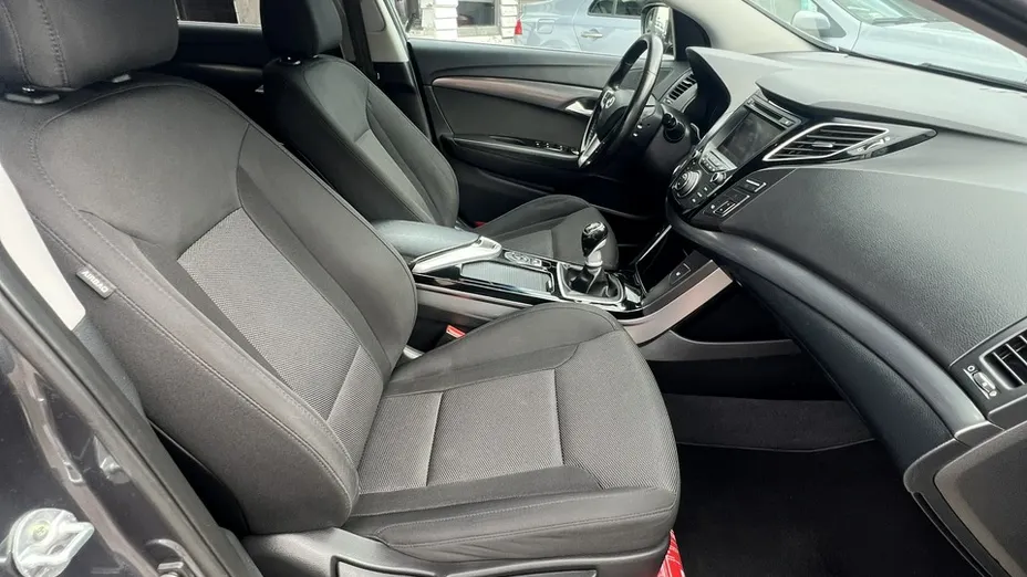 HYUNDAI i40 -