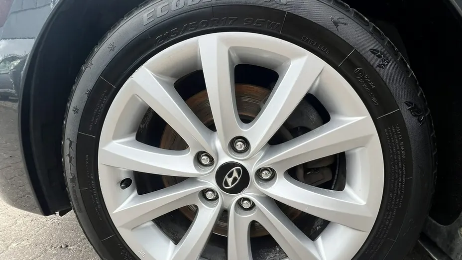 HYUNDAI i40 -