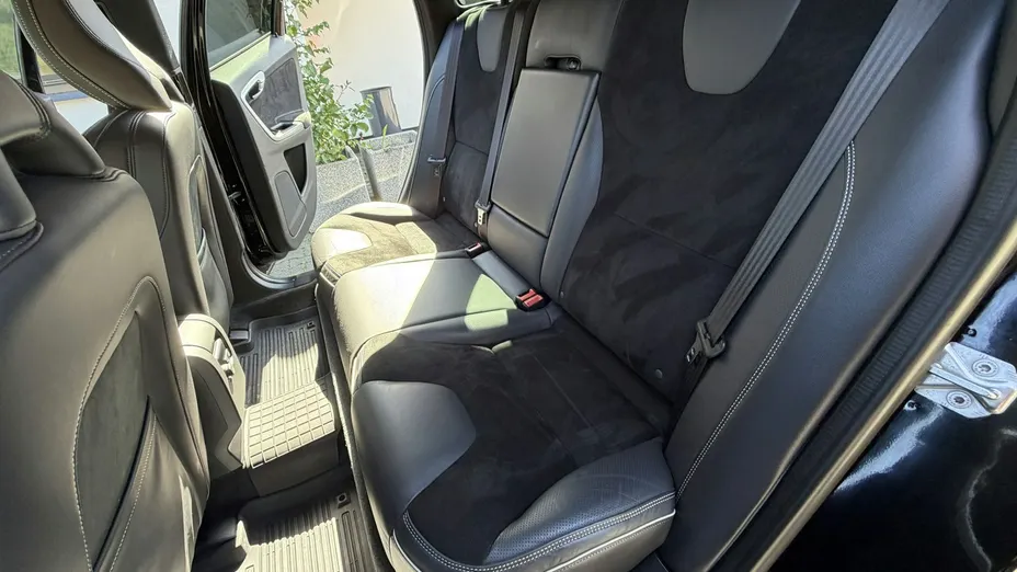 VOLVO XC60 -