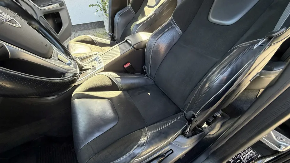 VOLVO XC60 -
