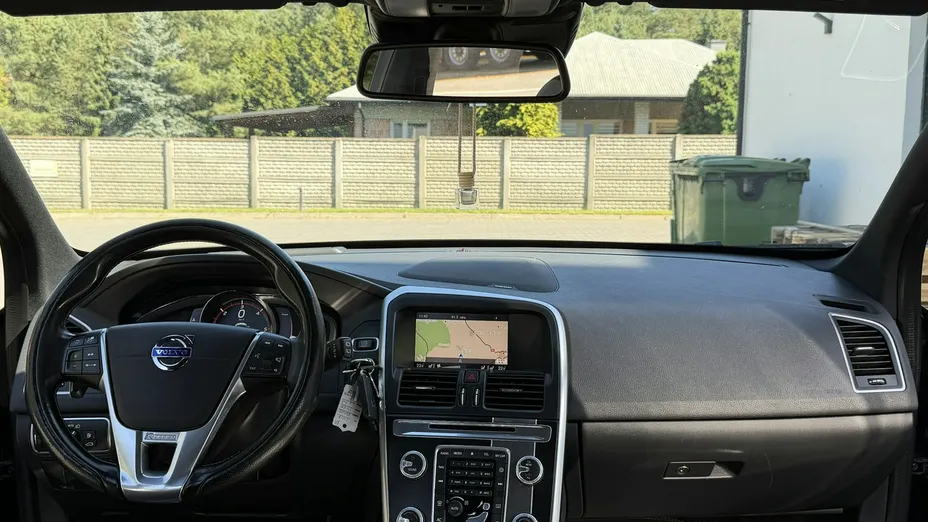 VOLVO XC60 -