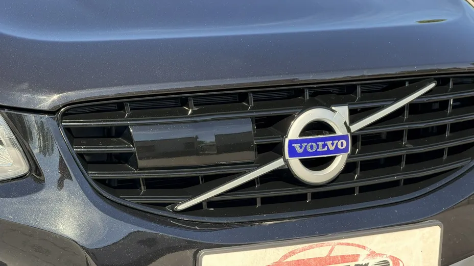 VOLVO XC60 -