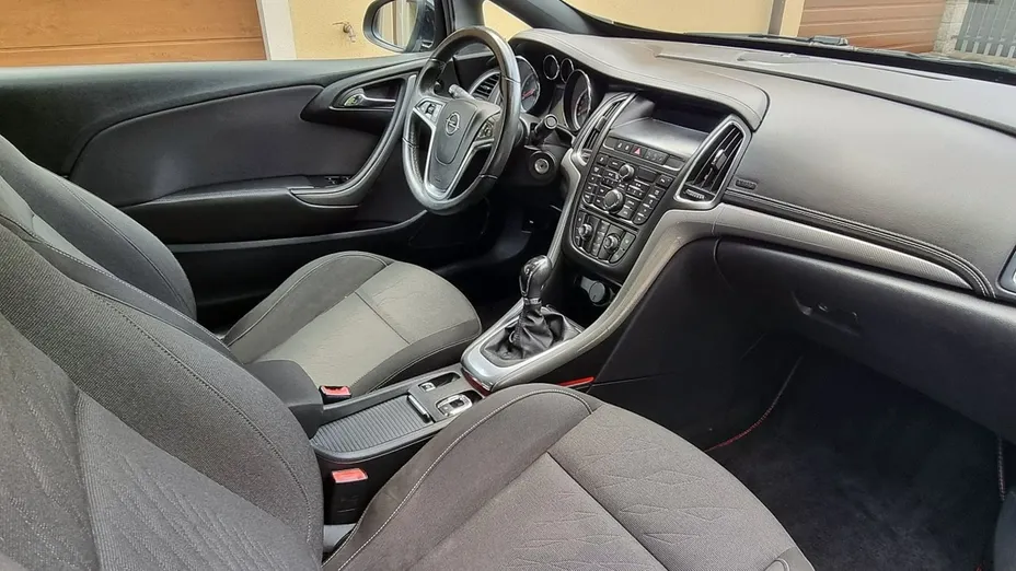 OPEL Cascada -