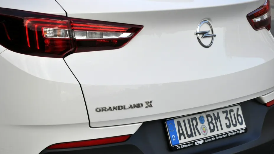 OPEL Grandland X -
