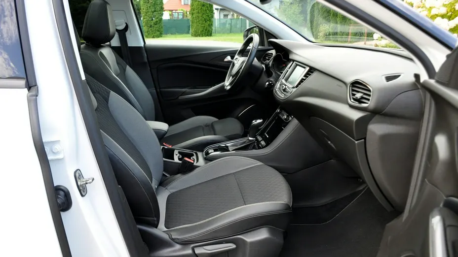 OPEL Grandland X -