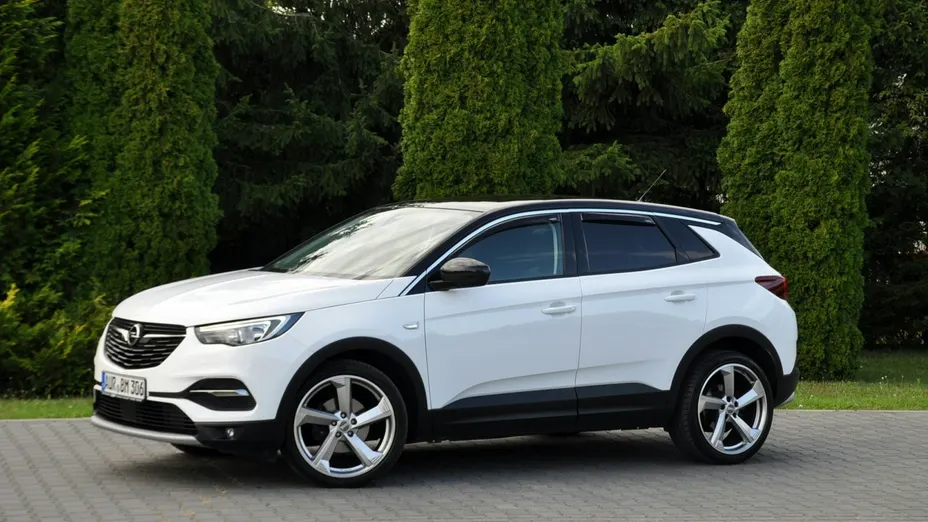 OPEL Grandland X -