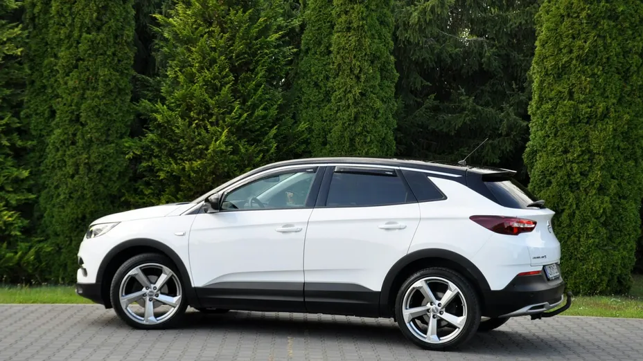 OPEL Grandland X -