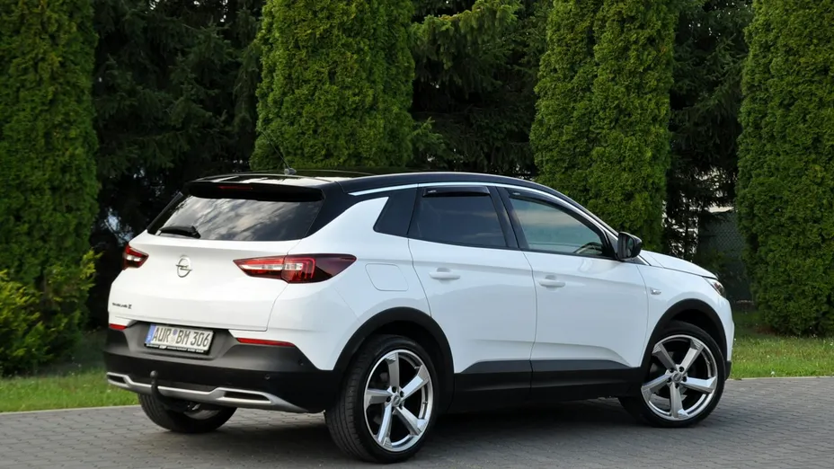 OPEL Grandland X -
