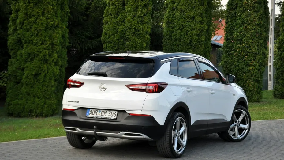 OPEL Grandland X -