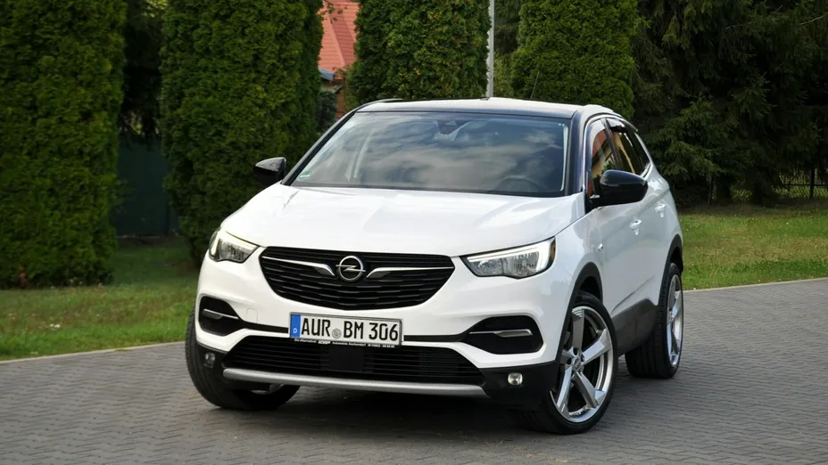 OPEL Grandland X -