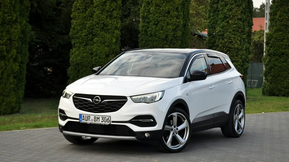 OPEL Grandland X -