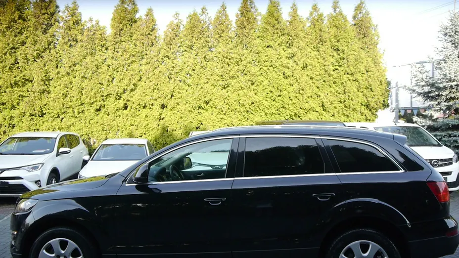 AUDI Q7 -