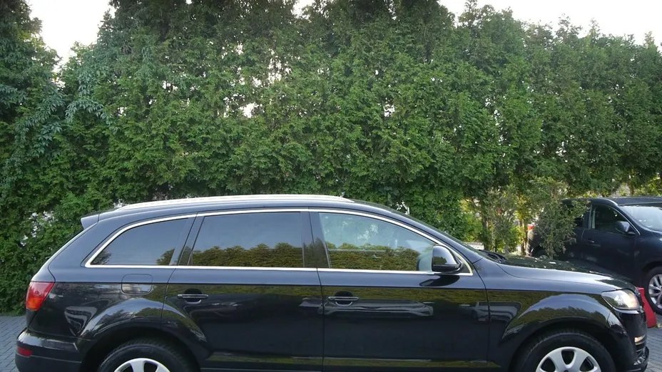 AUDI Q7 -
