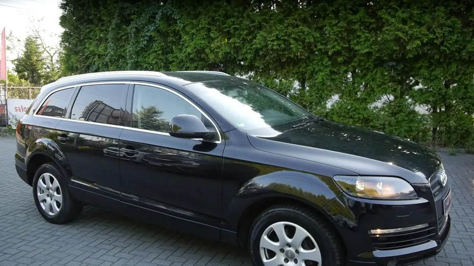 AUDI Q7 -