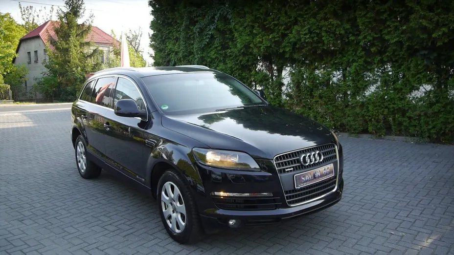 AUDI Q7 -