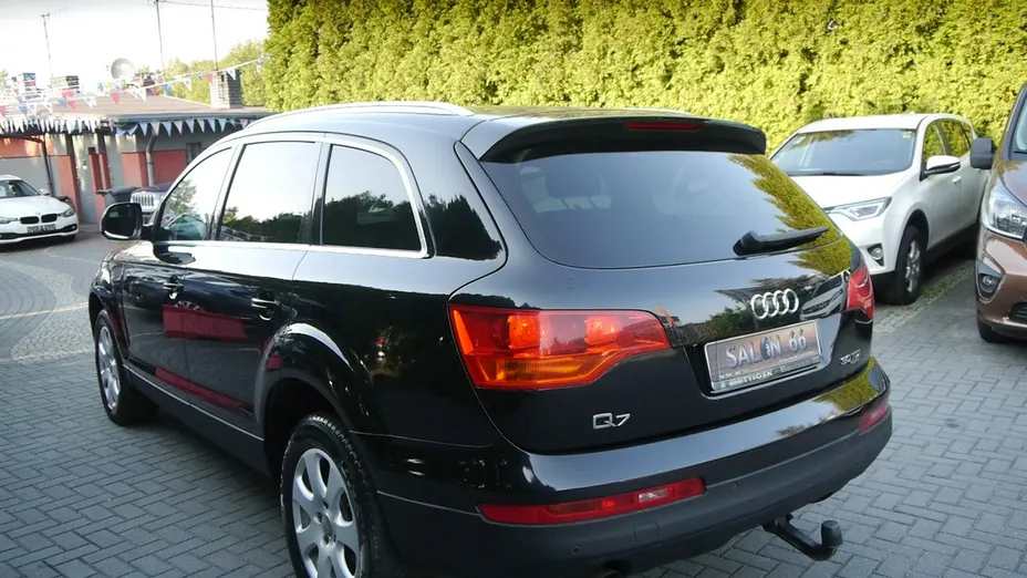 AUDI Q7 -
